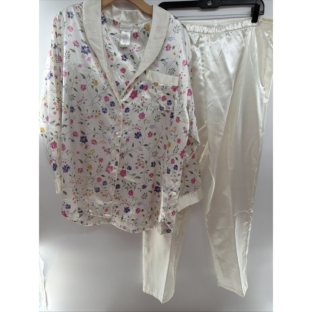 Adonna Women's 2 Piece Sleep Set White Flowers RSP $36 Vintage Satin Floral NWT
